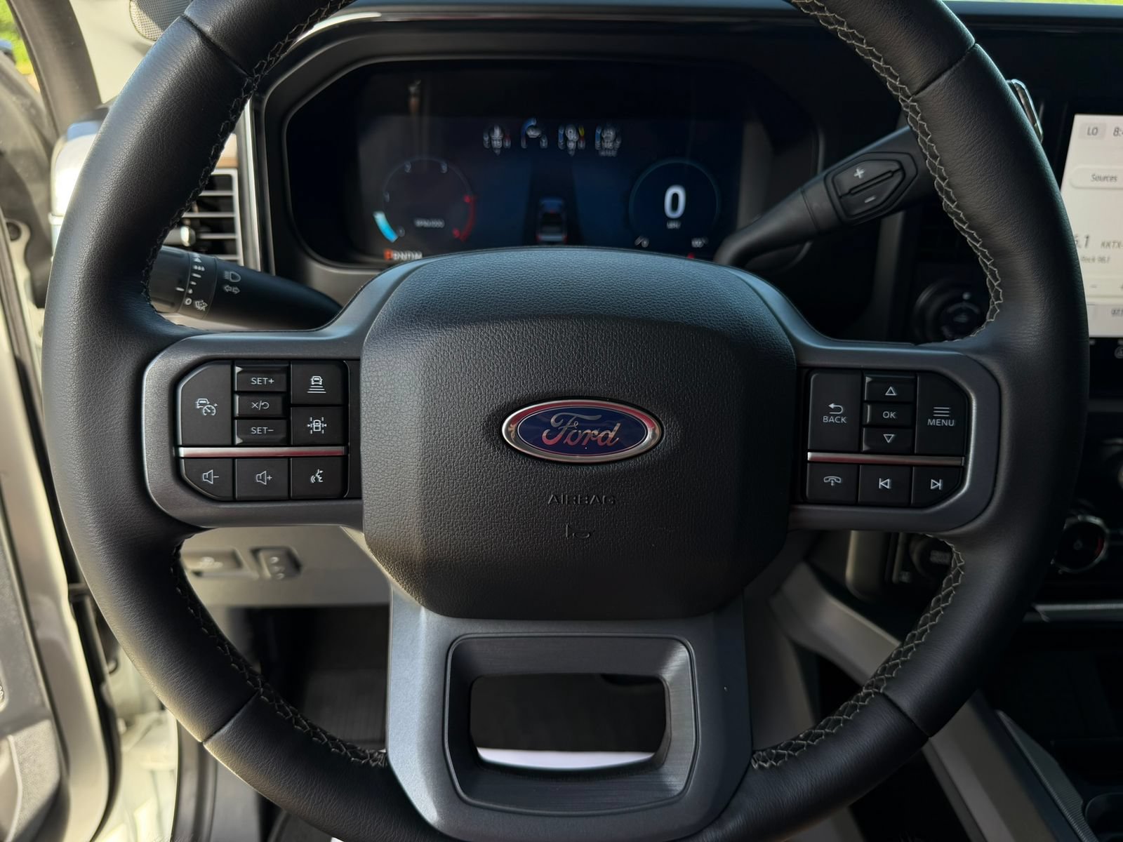 Used 2025 Ford F350 Lariat w/ Lariat Ultimate Package AWD/4WD image 22
