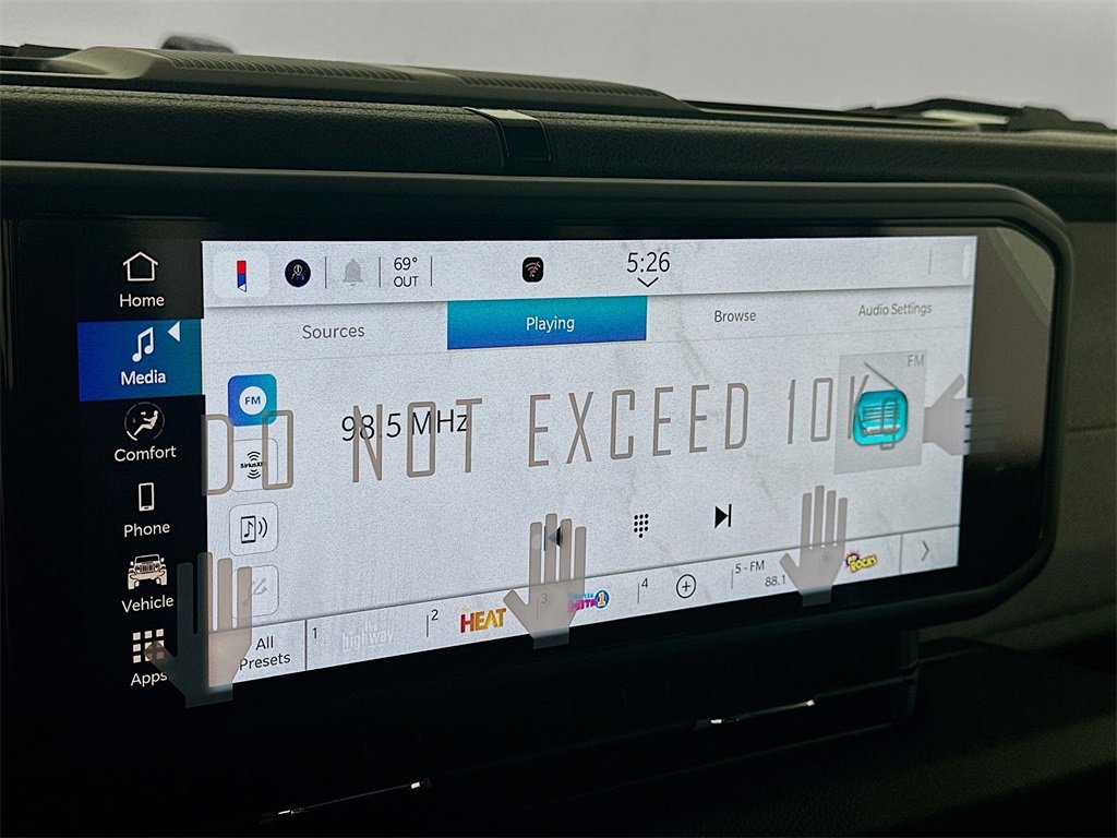 New 2025 Jeep Gladiator Sport image 13