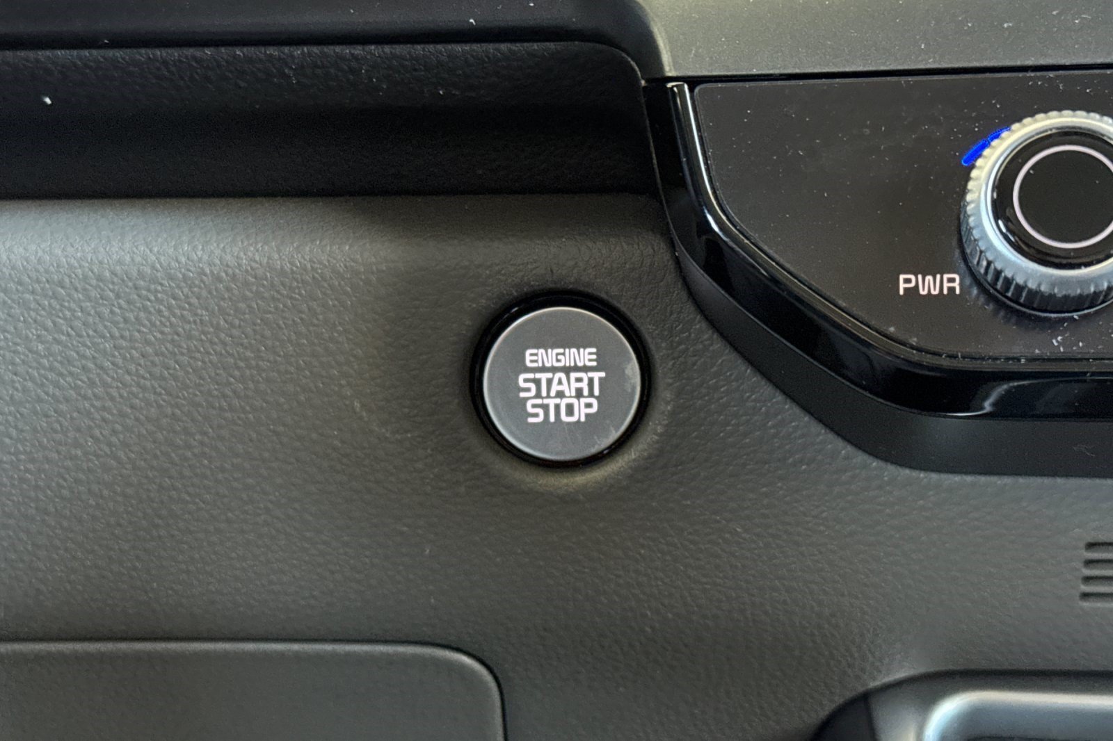 Used 2026 Kia Carnival FWD image 17