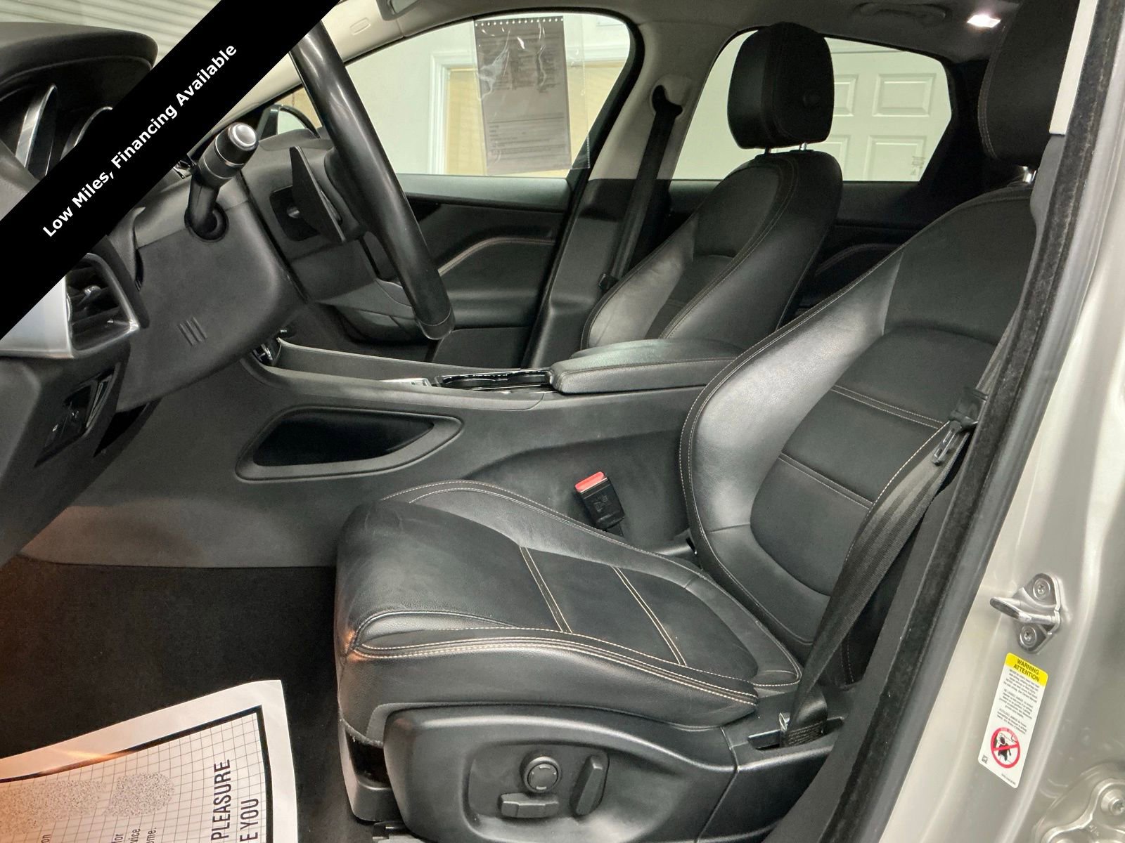 Used 2017 Jaguar F-PACE Prestige image 10