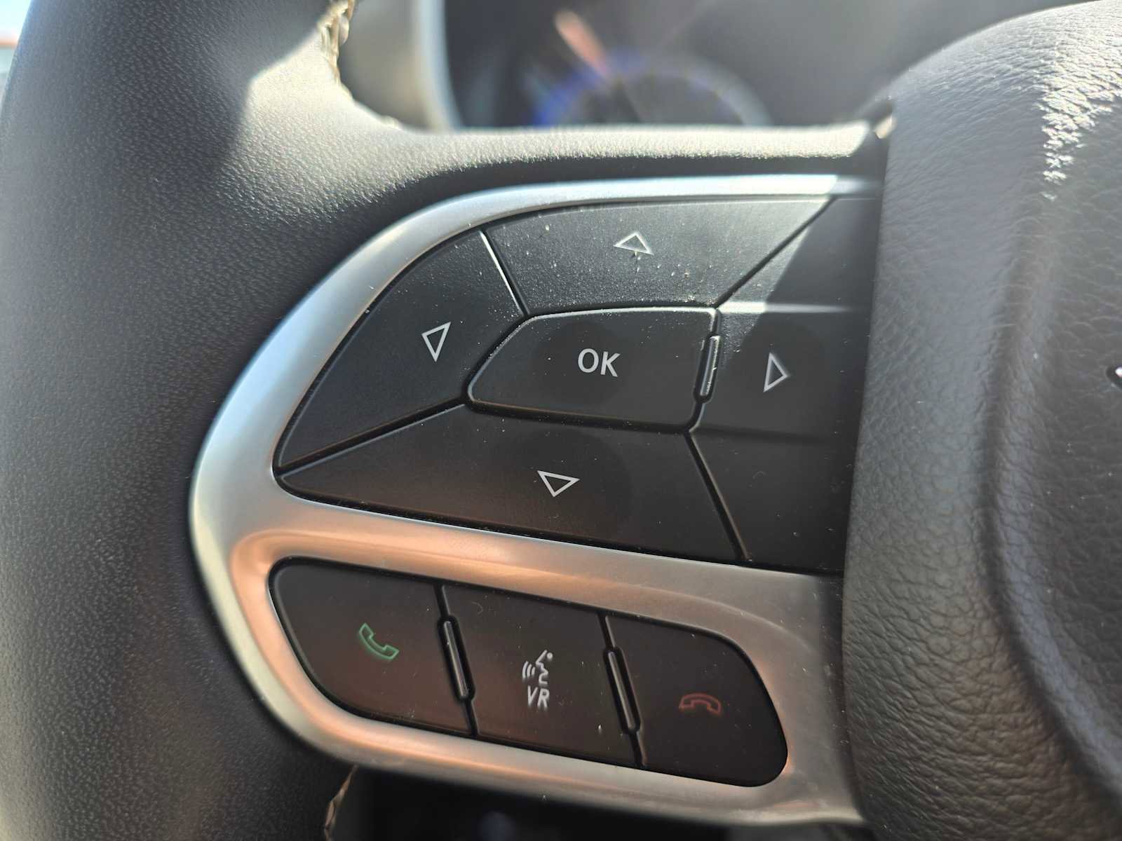 Used 2024 Chrysler Pacifica Touring-L image 32