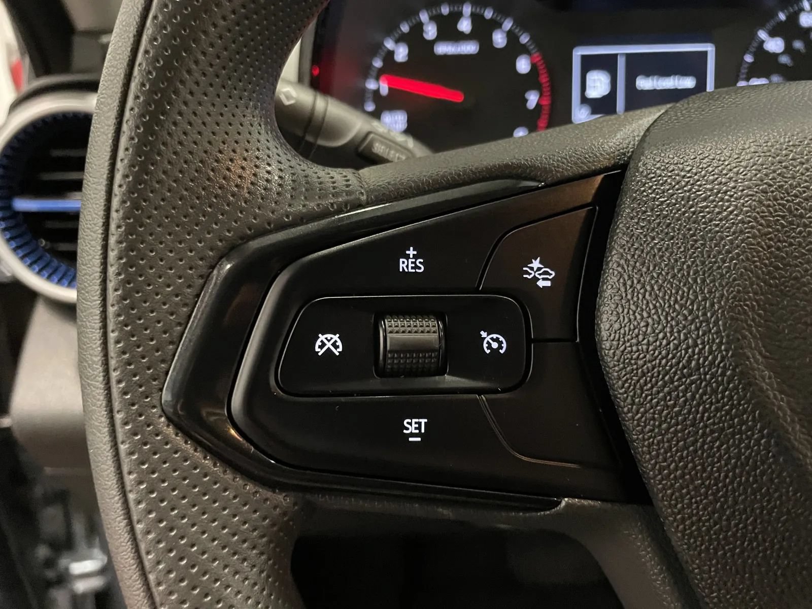 Used 2026 Chevrolet Trax LS w/ Driver Confidence Package FWD image 19