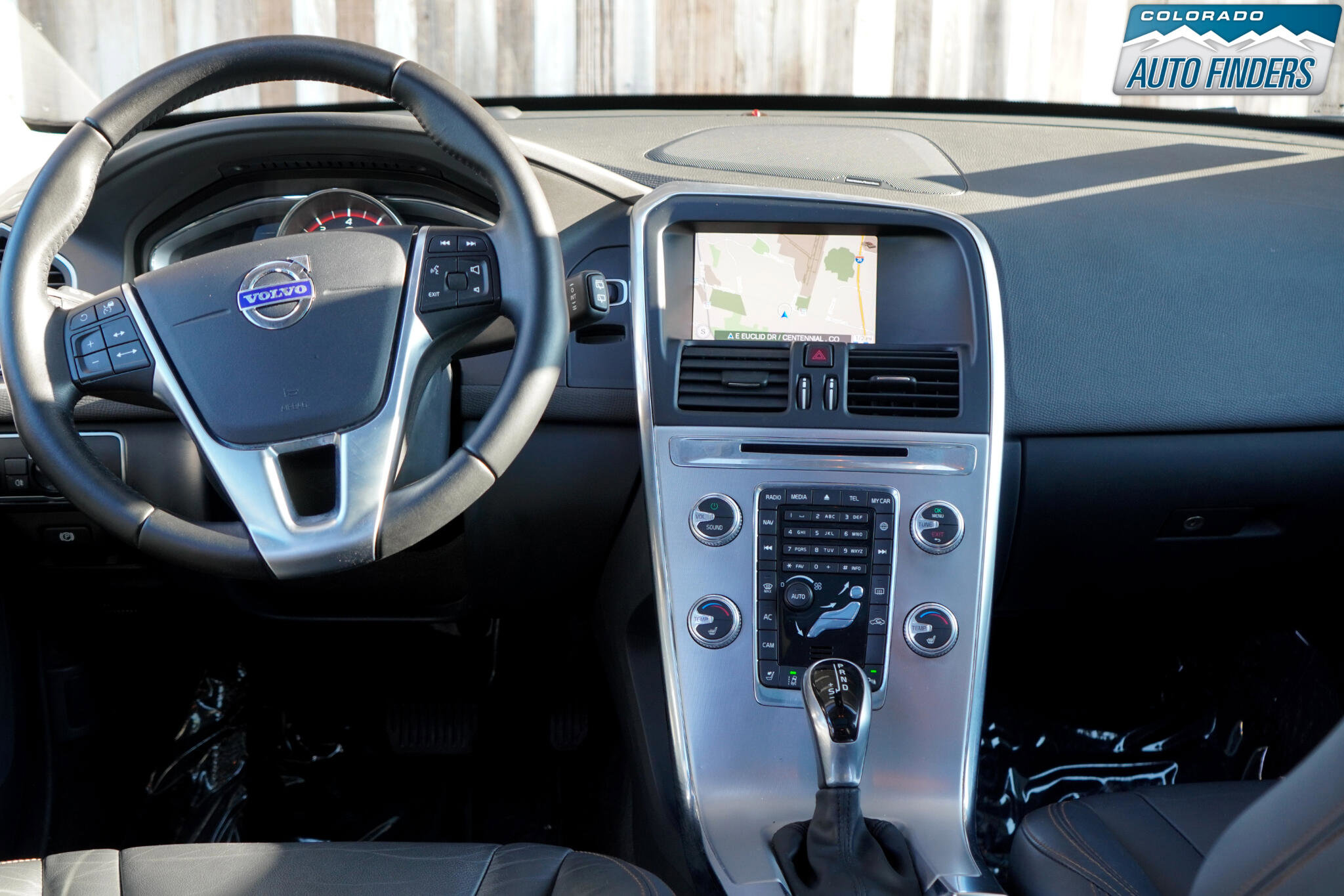 Used 2017 Volvo XC60 T5 Dynamic w/ Advanced Package image 22