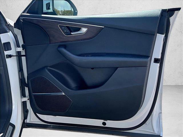Used 2019 Audi Q8 Premium Plus w/ Premium Plus image 16