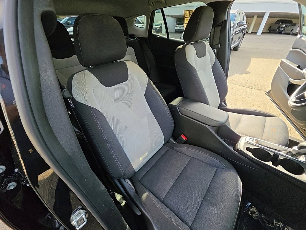 Used 2025 Chevrolet Trax LS w/ LS Convenience Package FWD image 26
