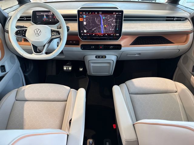 Used 2025 Volkswagen ID. Buzz 1st Edition image 23
