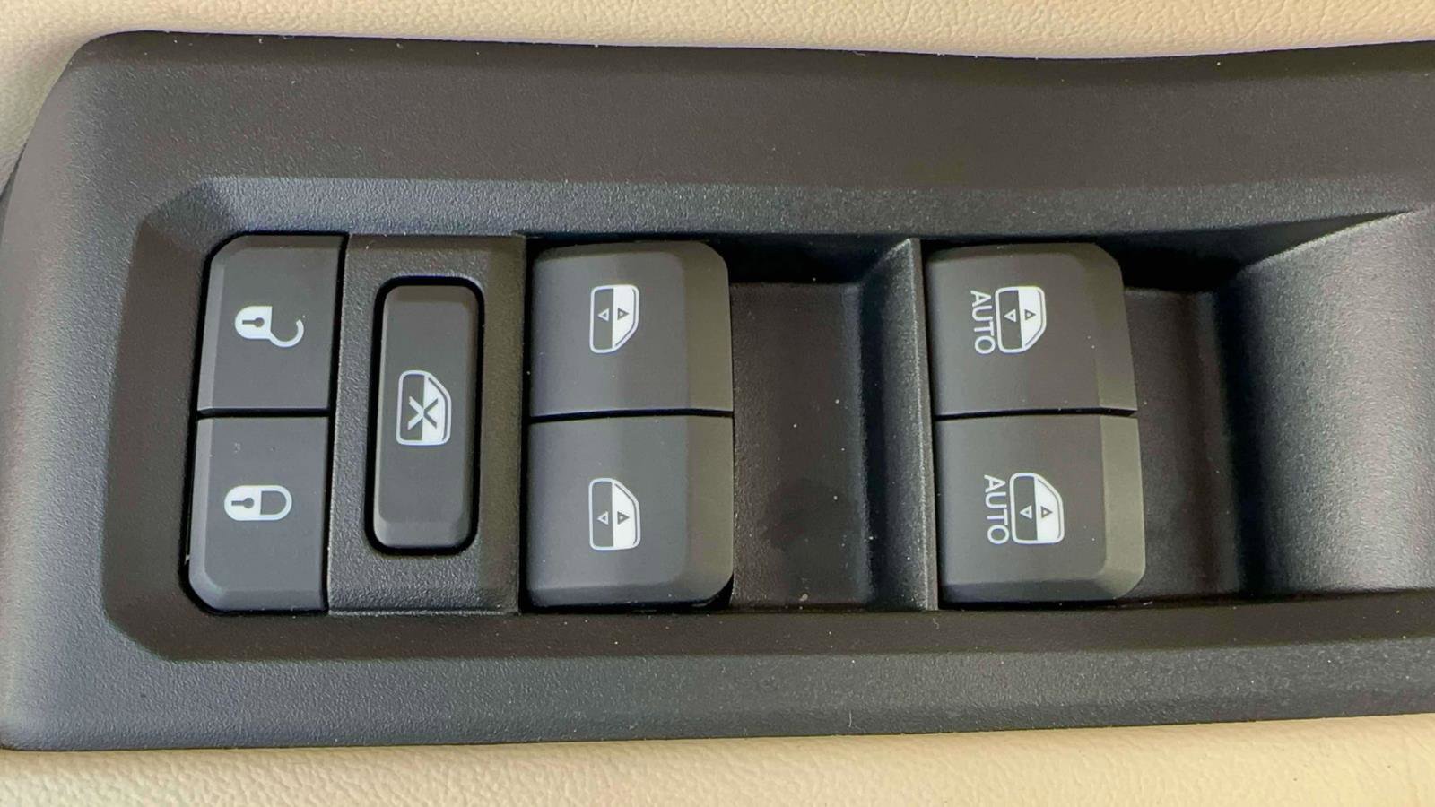 Used 2024 Jeep Grand Cherokee Limited w/ Luxury Tech Group II image 13