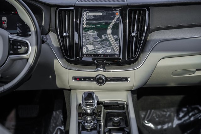 Used 2023 Volvo XC60 B6 Ultimate w/ Protection Package Premier image 21