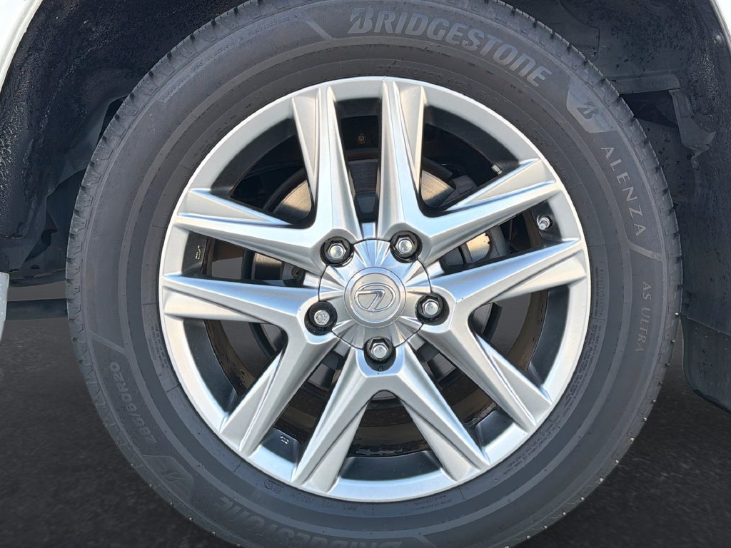 Used 2015 Lexus LX 570 4WD image 31