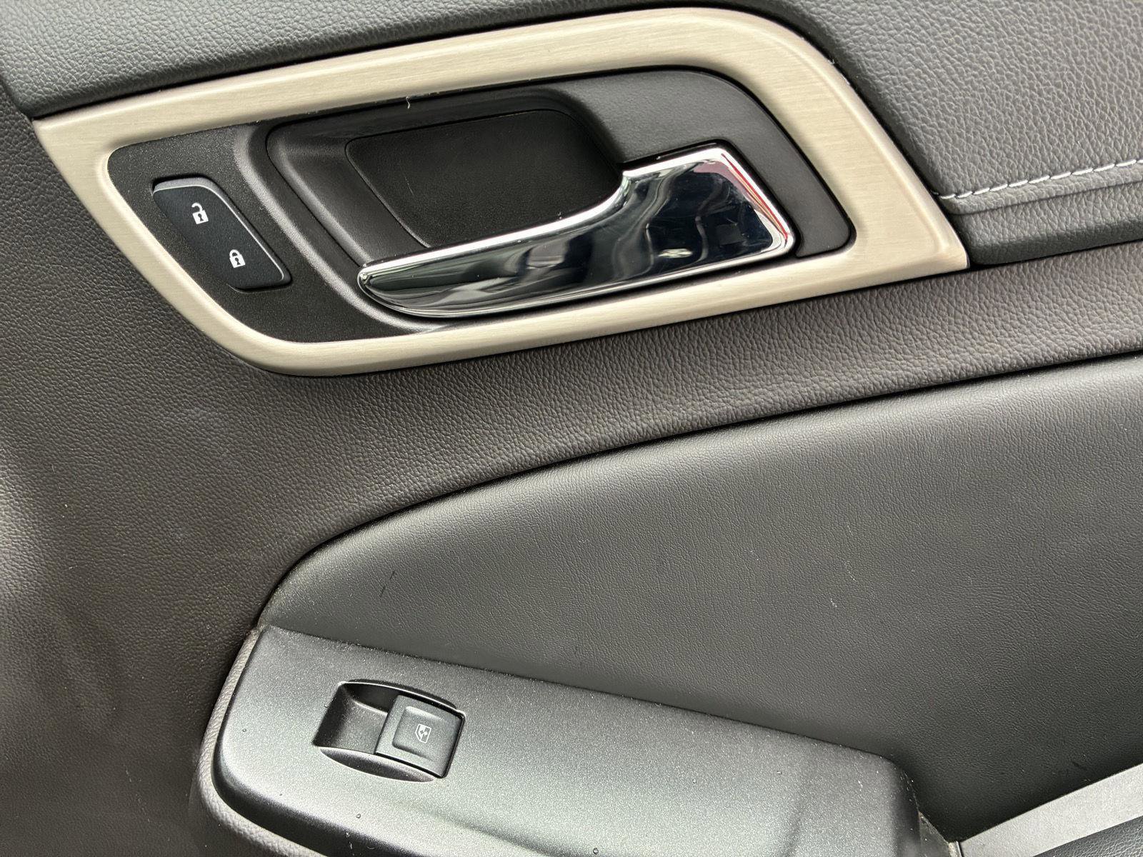 Used 2016 GMC Yukon Denali image 44