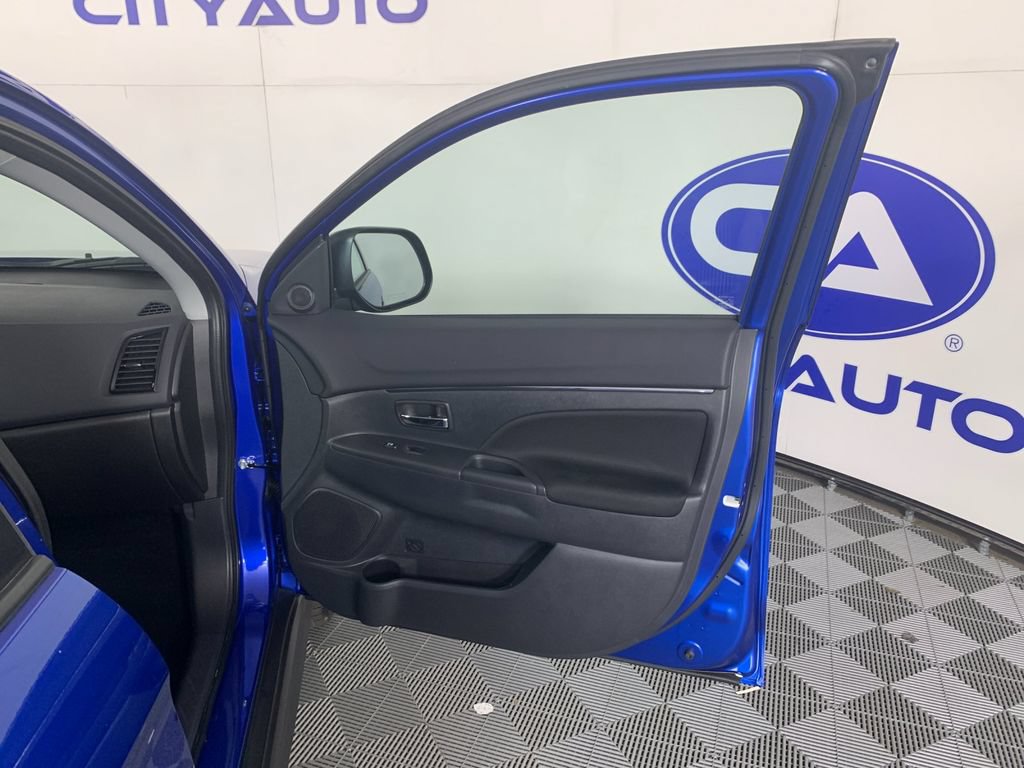 Used 2025 Mitsubishi Outlander Sport AWD image 36