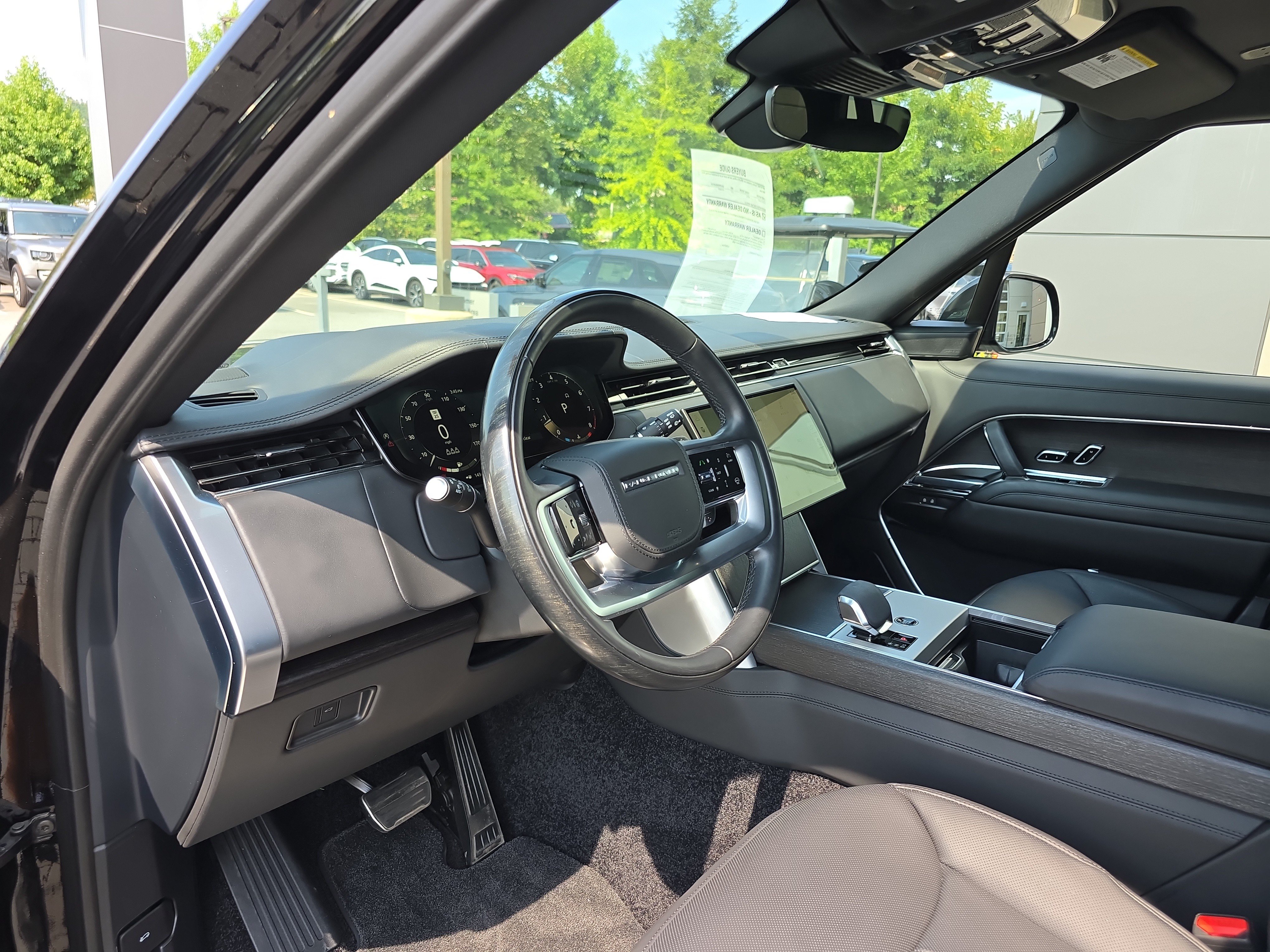 Certified 2025 Land Rover Range Rover SE AWD/4WD image 22