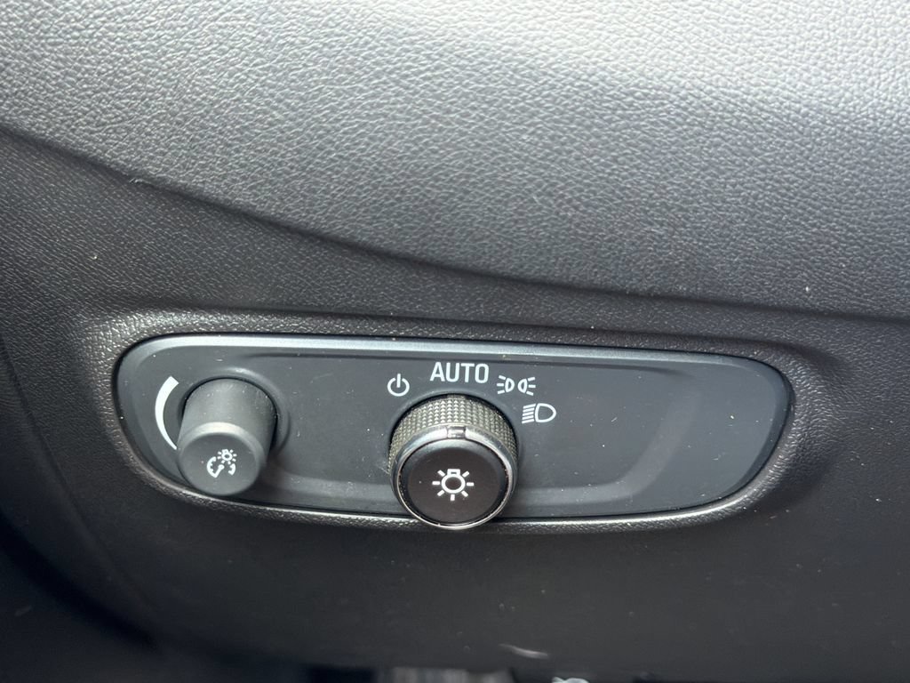 Used 2024 Chevrolet Equinox LT FWD image 13