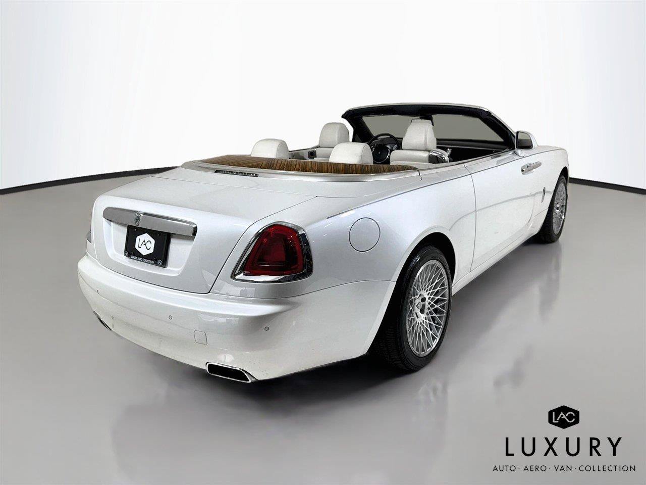 Used 2016 Rolls-Royce Dawn RWD image 6
