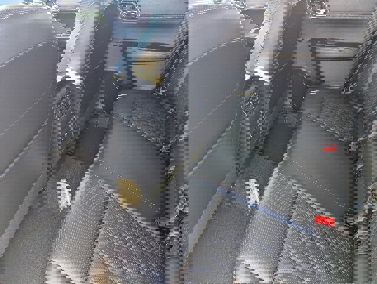 Certified 2025 Nissan Rogue Platinum image 16