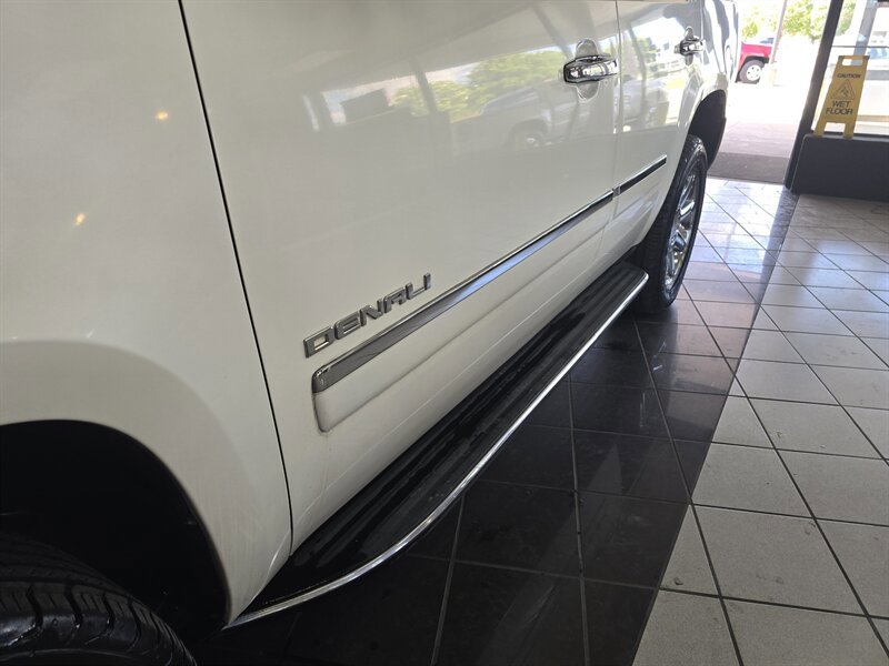 Used 2010 GMC Yukon Denali AWD/4WD image 29