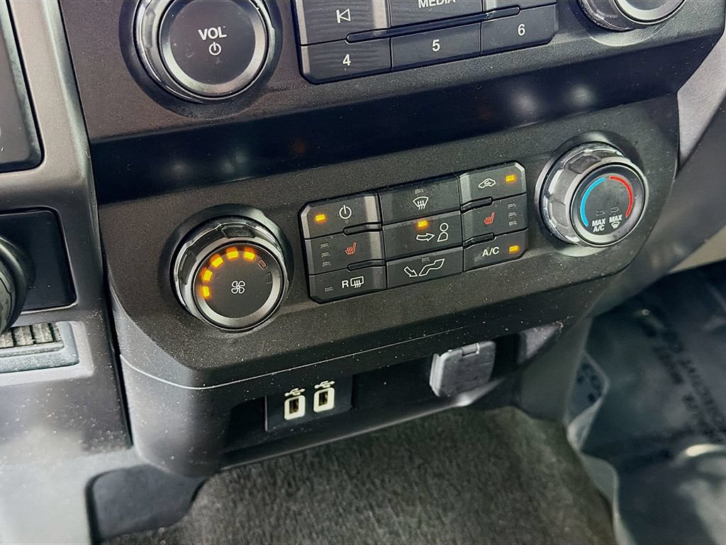 Used 2019 Ford F150 XLT w/ Equipment Group 302A Luxury AWD/4WD image 38
