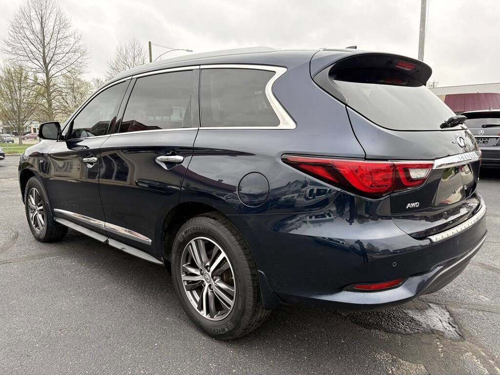 Used 2019 INFINITI QX60 Luxe w/ Essential Package AWD/4WD image 3