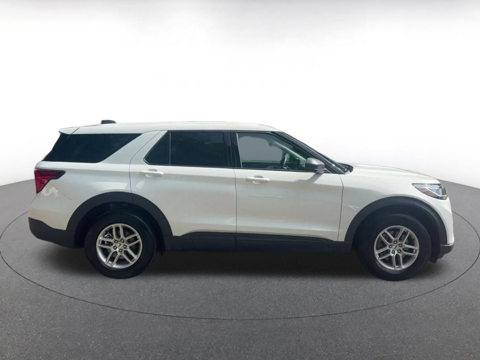 Used 2026 Ford Explorer Active AWD/4WD image 15