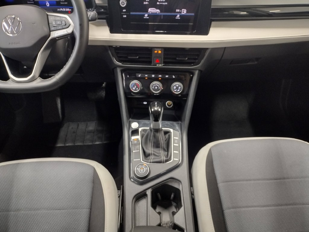 Certified 2025 Volkswagen Taos S AWD/4WD image 37