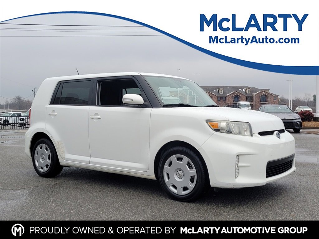 Used 2014 Scion xB image 1