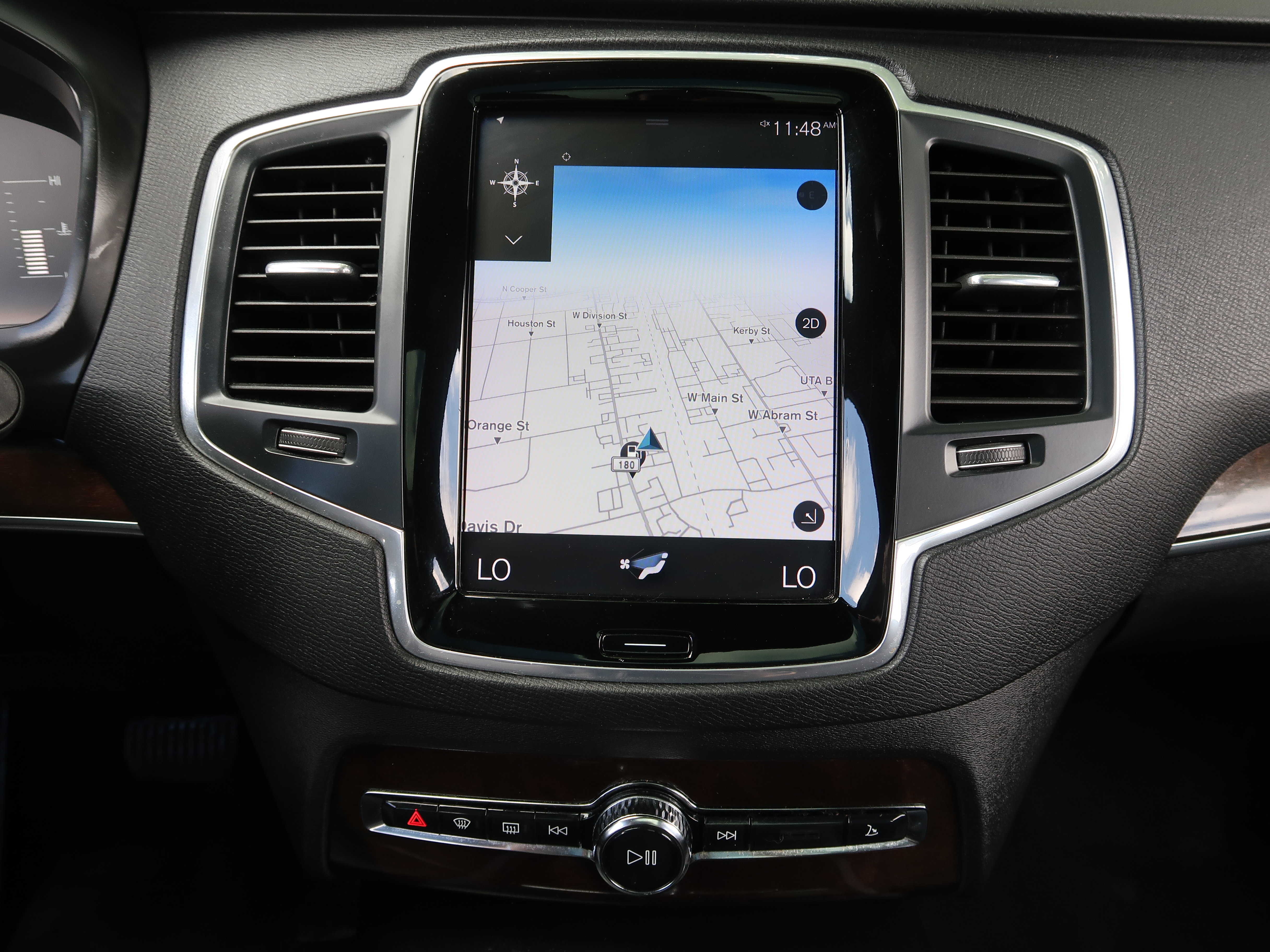 Used 2019 Volvo XC90 T5 Momentum w/ Protection Package Premier FWD image 16