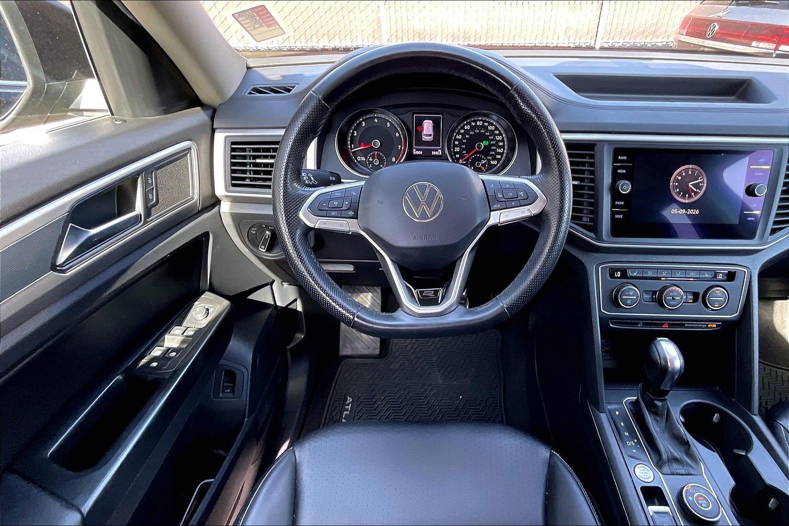 Certified 2021 Volkswagen Atlas SE w/ Towing Package AWD/4WD image 4