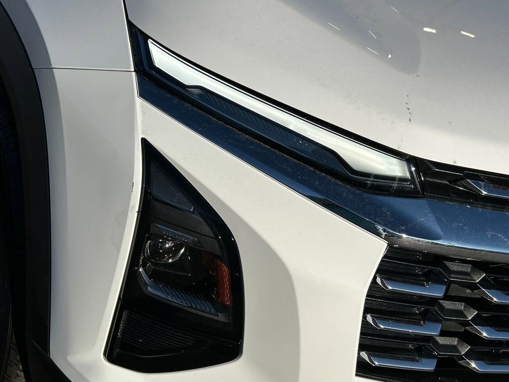 Used 2025 Chevrolet Equinox LT image 29