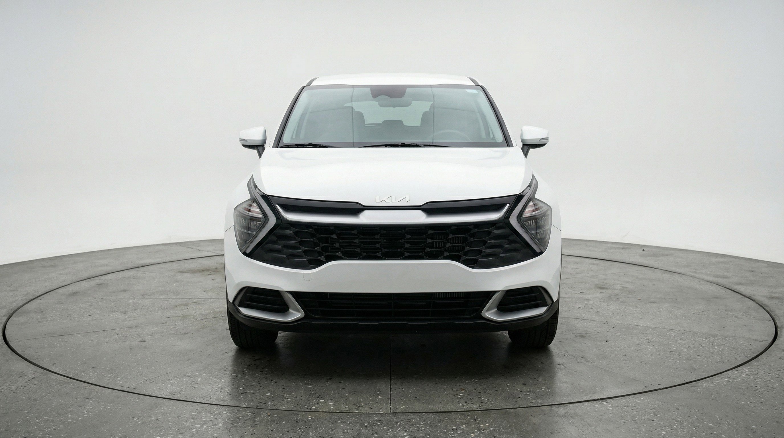 Used 2025 Kia Sportage LX image 2