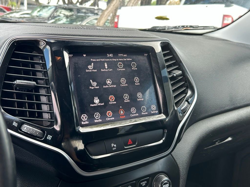 Used 2019 Jeep Cherokee Limited image 25