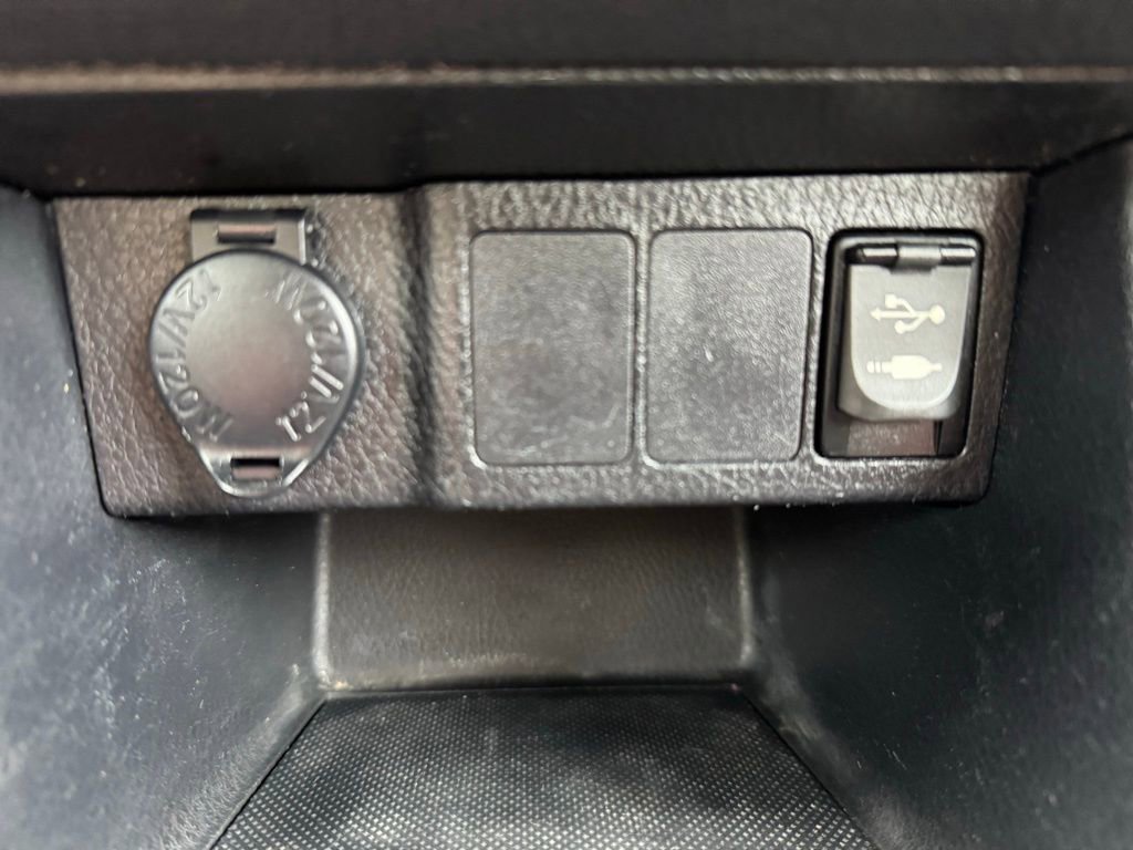 Used 2017 Toyota Corolla SE w/ Carpet Mat Package (TMS) FWD image 21