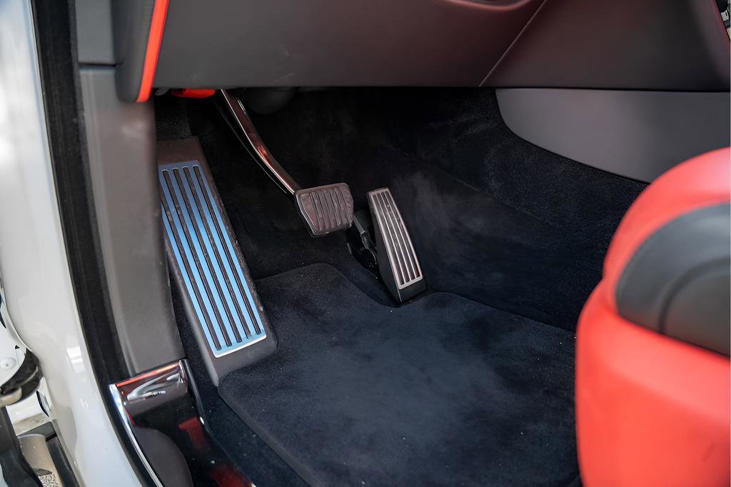 Used 2022 Rolls-Royce Cullinan Black Badge image 32