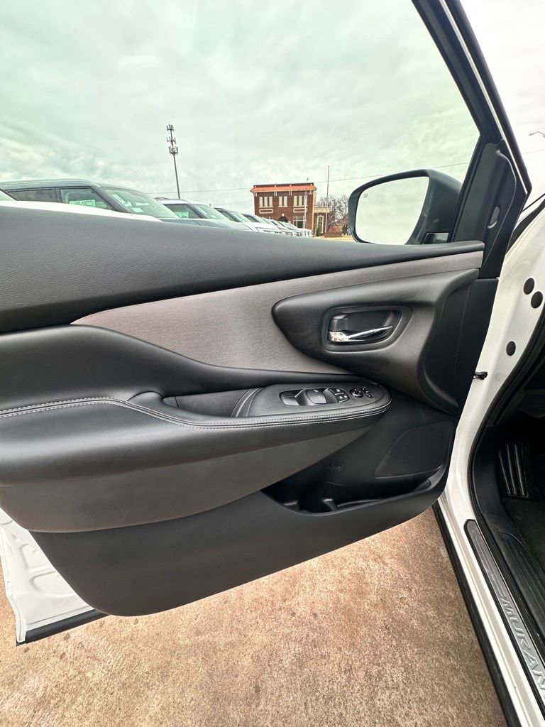 Certified 2024 Nissan Murano SV image 21