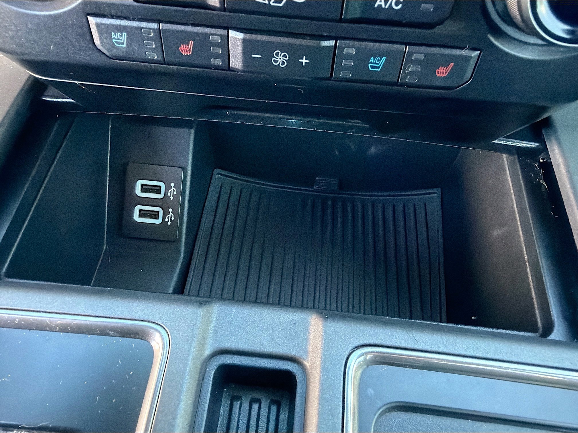 Used 2017 Ford F150 Raptor w/ Equipment Group 802A Luxury image 30