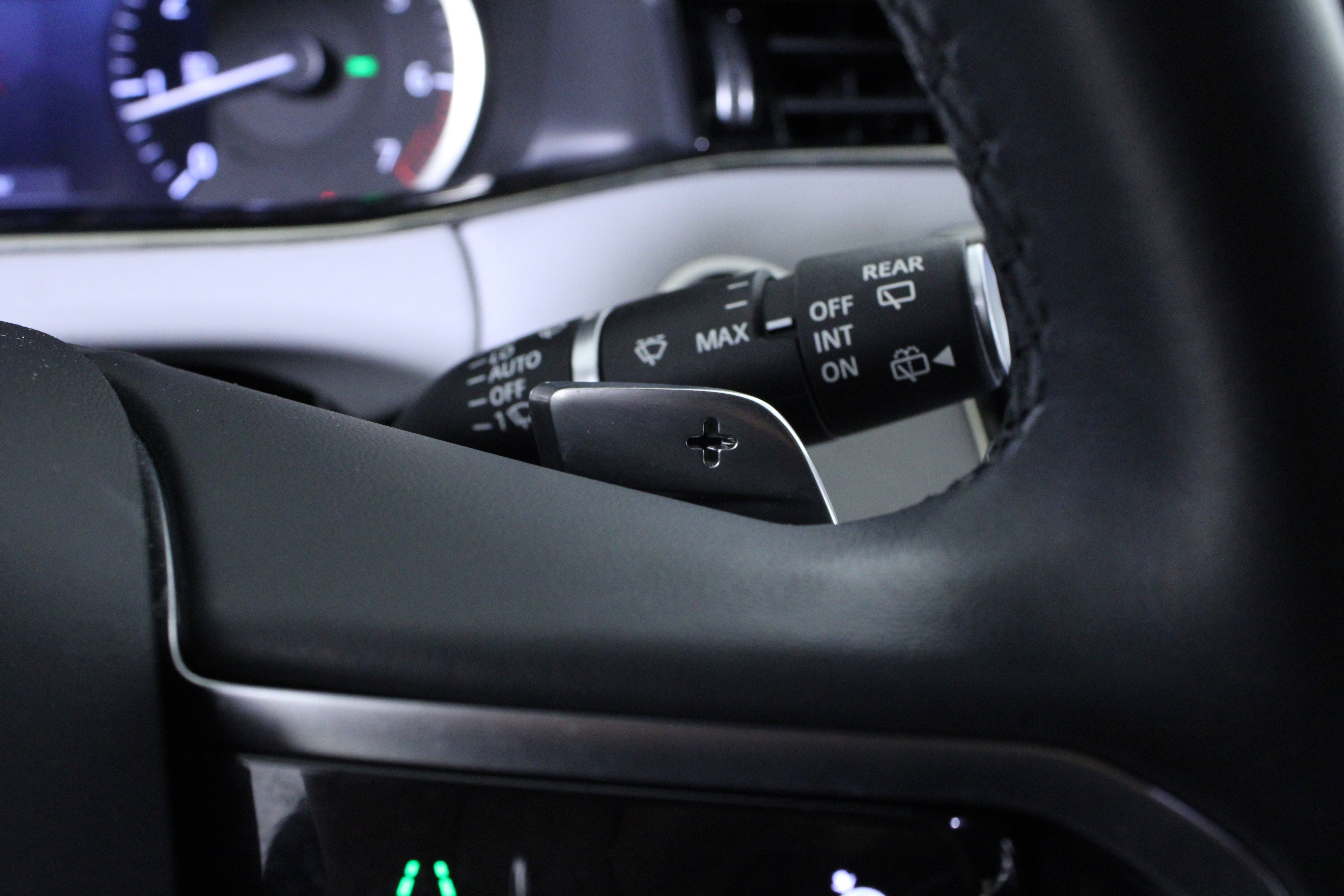 Used 2023 Land Rover Range Rover Evoque R-Dynamic SE image 22