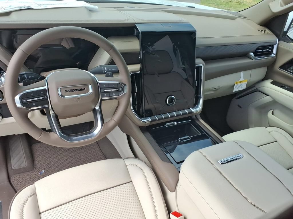 New 2026 GMC Yukon Denali w/ Denali Reserve Package AWD/4WD image 15