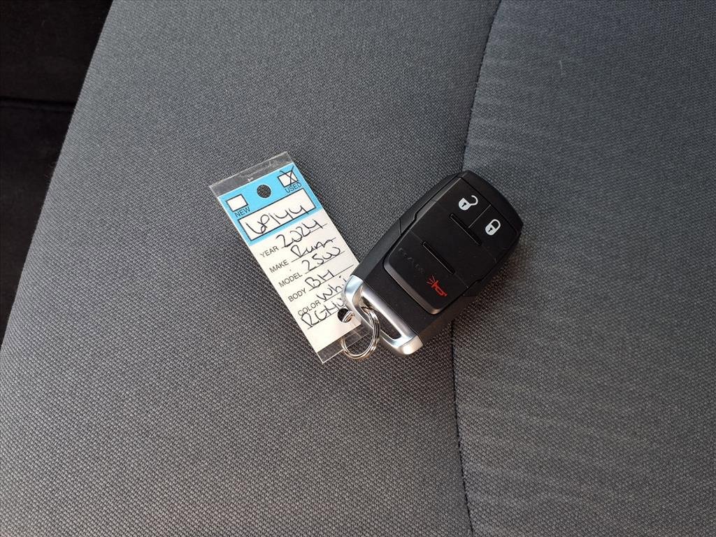 Used 2024 RAM 2500 Big Horn w/ Bed Utility Group image 17