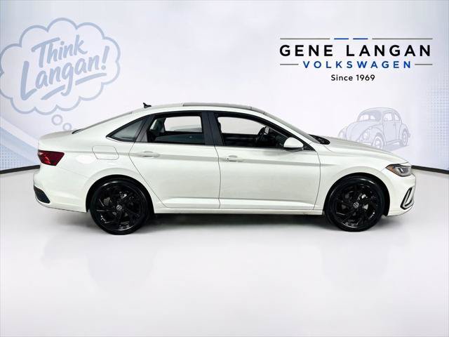 New 2027 Volkswagen Jetta SE FWD image 4