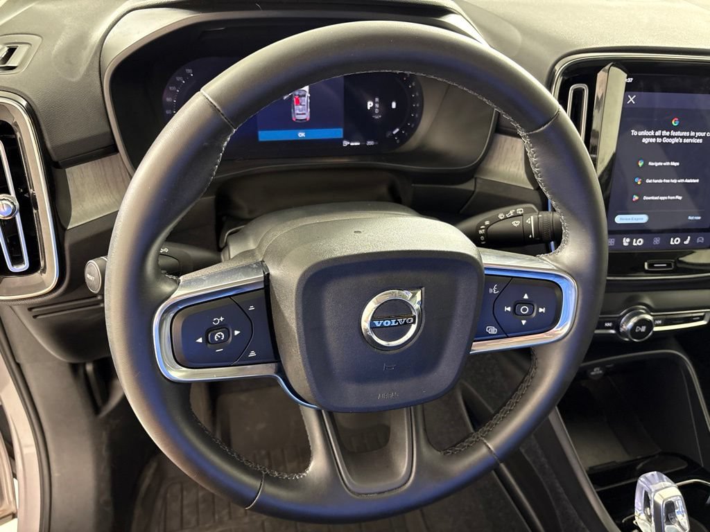 Used 2026 Volvo XC40 B5 Plus AWD/4WD image 31