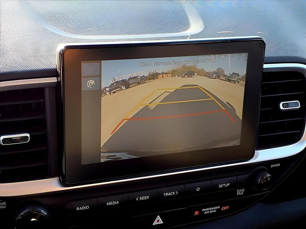 Used 2023 Hyundai Venue SEL image 4