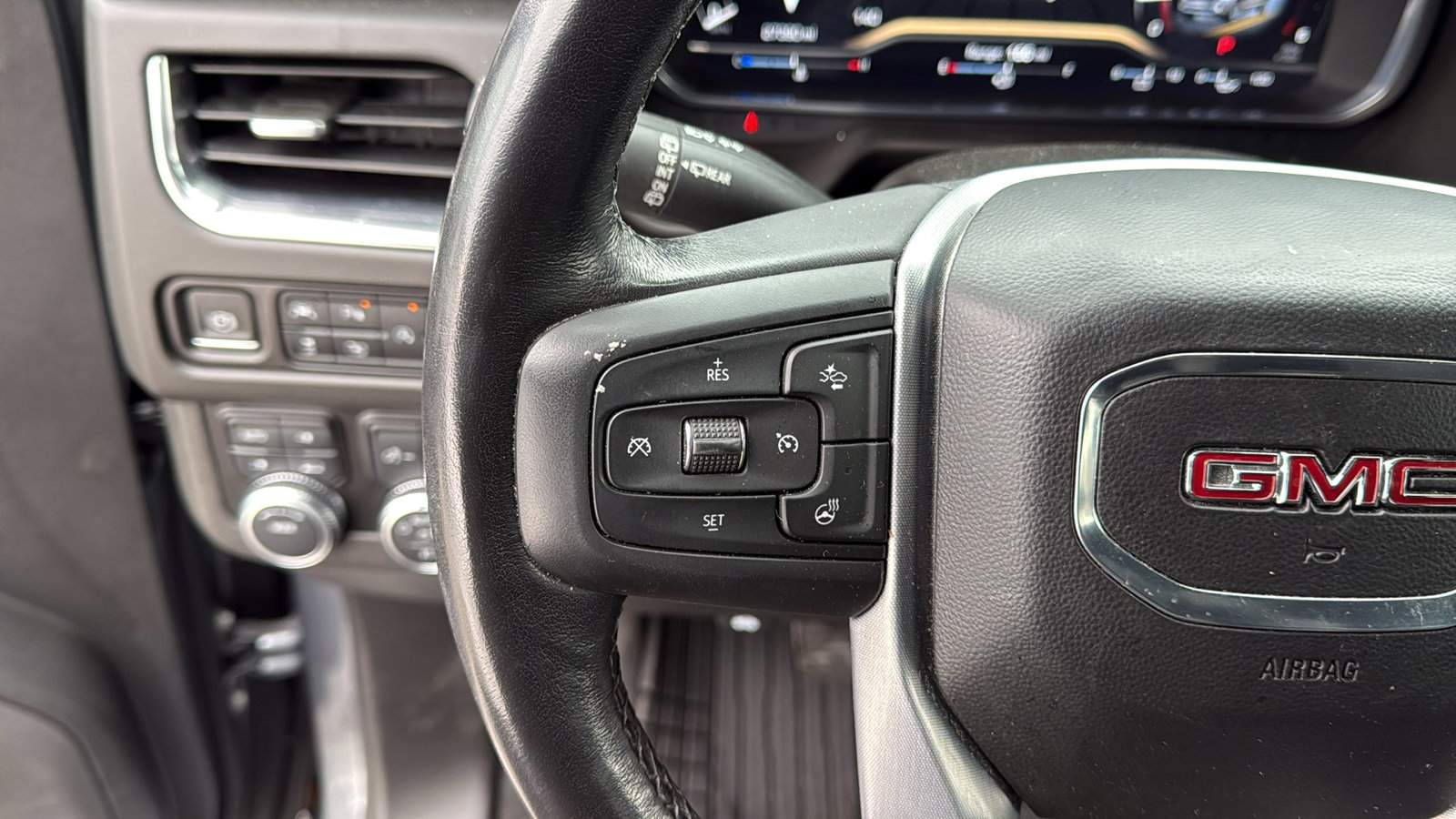 Certified 2022 GMC Yukon SLT w/ SLT Premium Package image 16