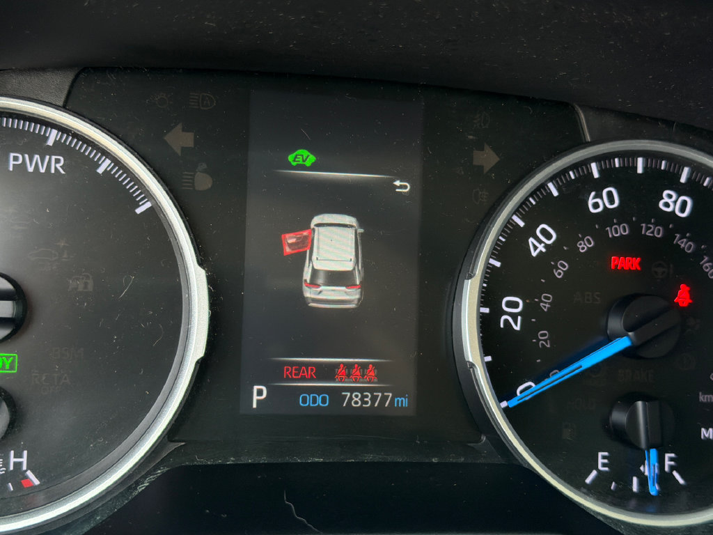 Used 2021 Toyota RAV4 LE AWD/4WD image 21