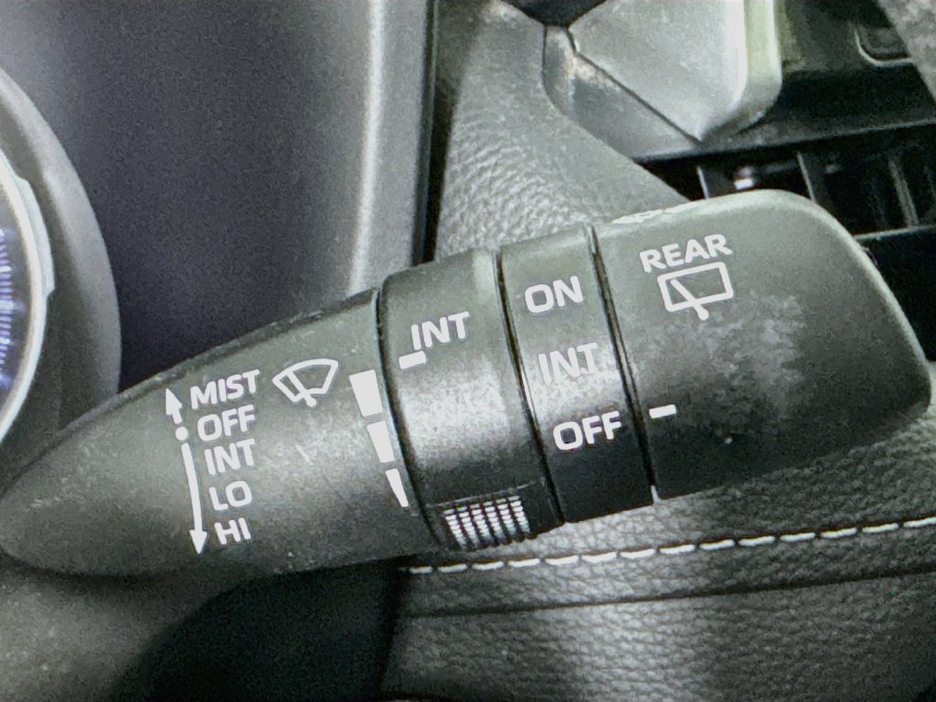Used 2020 Toyota RAV4 XLE w/ Convenience Package FWD image 14