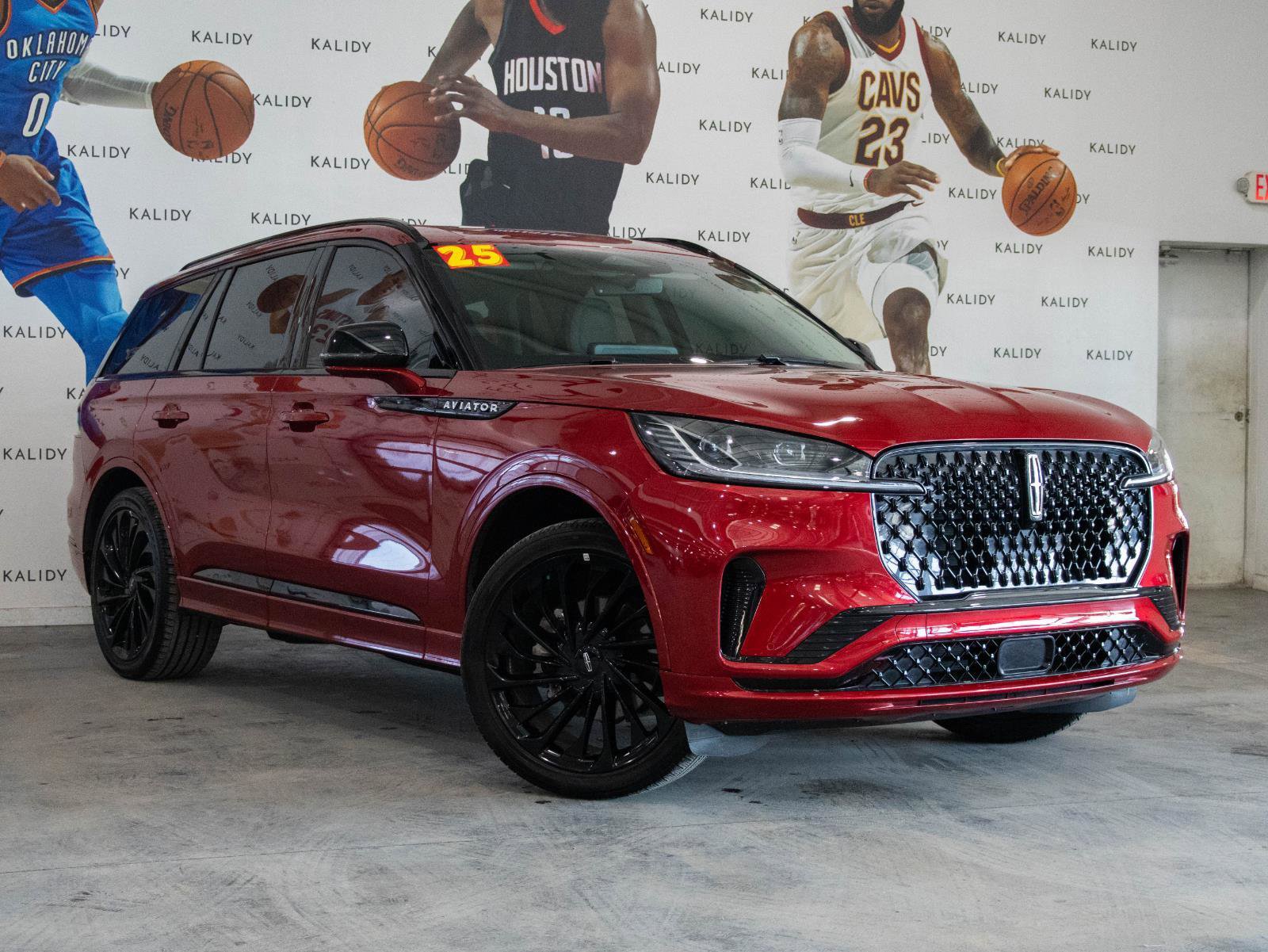 Used 2025 Lincoln Aviator Reserve w/ Equipment Group 201A image 2