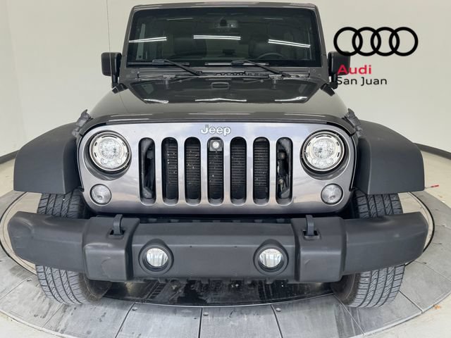 Used 2017 Jeep Wrangler Unlimited Rubicon w/ Connectivity Group AWD/4WD image 2