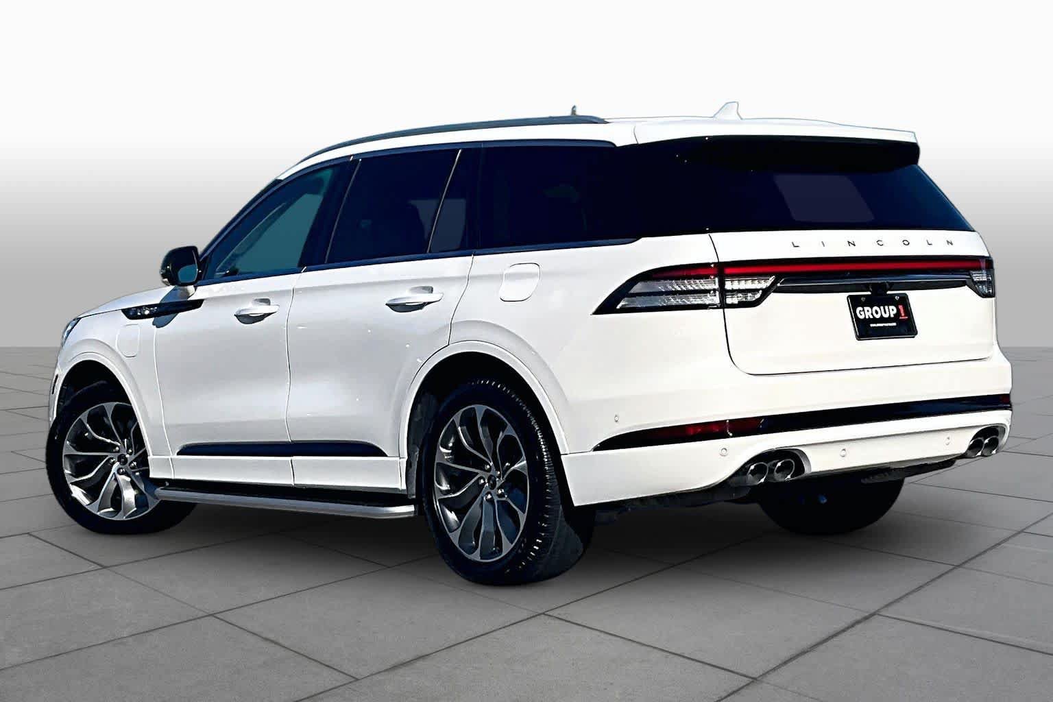 Used 2023 Lincoln Aviator Grand Touring w/ Equipment Group 301A AWD/4WD image 11