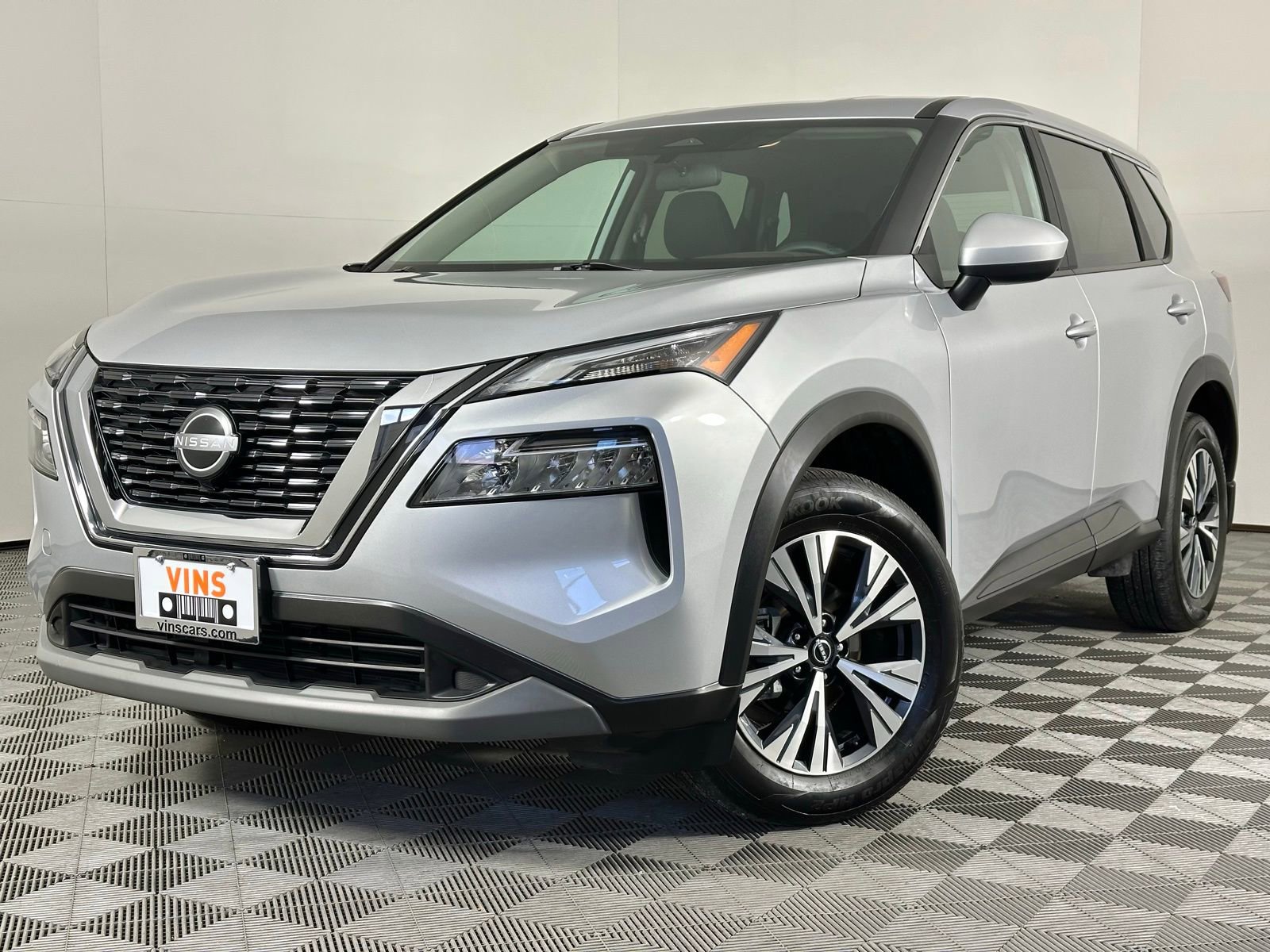 Used 2023 Nissan Rogue SV w/ SV Premium B Package image 37