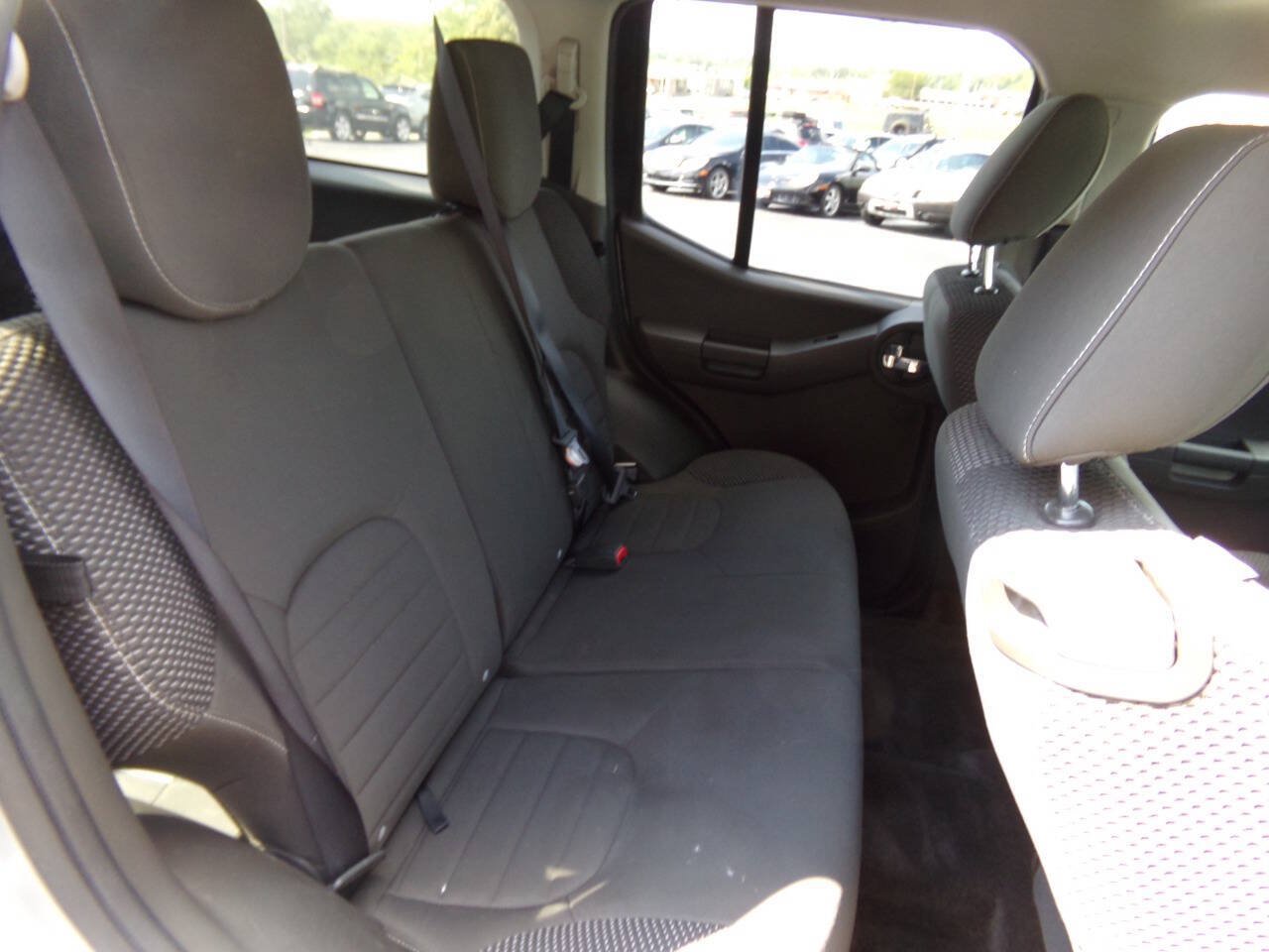 Used 2013 Nissan Xterra S AWD/4WD image 27