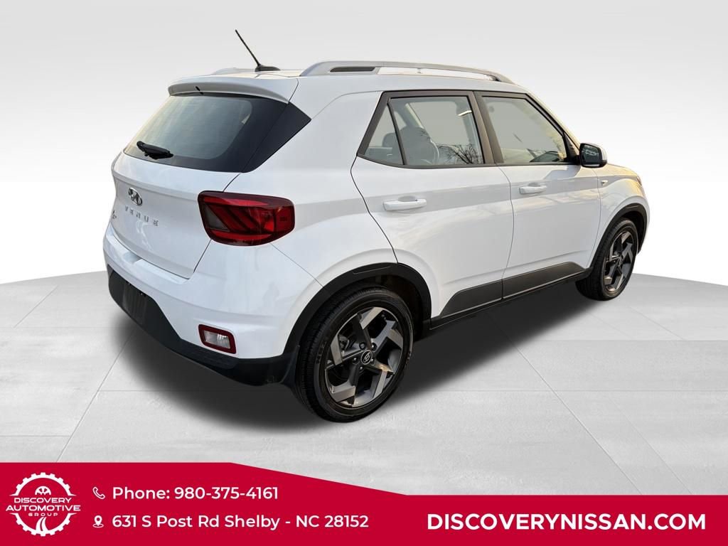 Used 2023 Hyundai Venue SEL image 7
