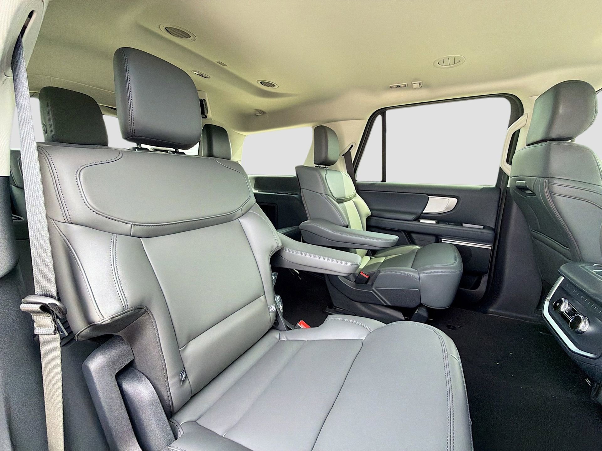 New 2026 Ford Expedition Active image 35